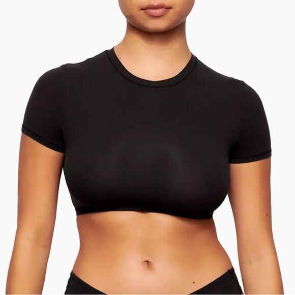 SKIMS NWT Fits Everybody Super Cropped T-Shirt Onyx Black Size 3X - Picture 1 of 9